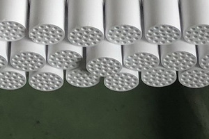 �մ�Ĥ�{�VĤ/